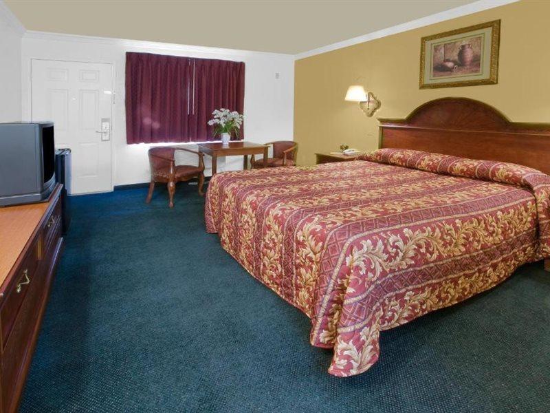Americas Best Value Inn-Rialto Kültér fotó