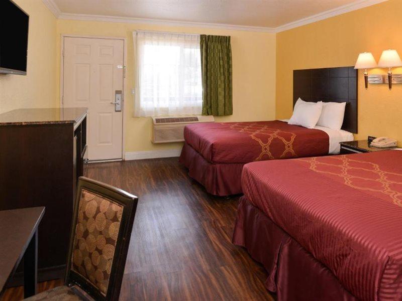 Americas Best Value Inn-Rialto Kültér fotó